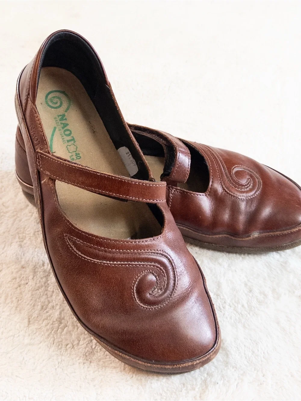 Naot Brown Leather Mary Jane Shoes Women’s Size 40 US 9/9.5 Comfort Flats
